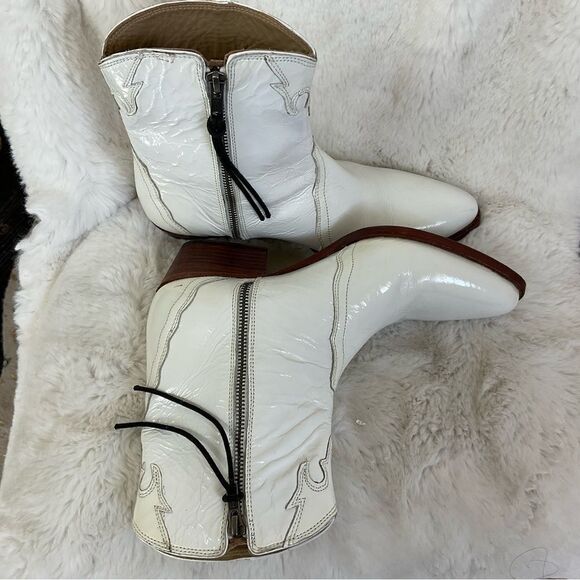 NEW Free People White Frontier Patent Leather Western Boots 9 EUR 39.5 - Picture 7 of 13